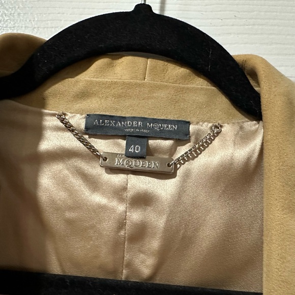 ALEXANDER MCQUEEN Peplum Leather Blazer in Neutral Tan Size 40 - Picture 4 of 10